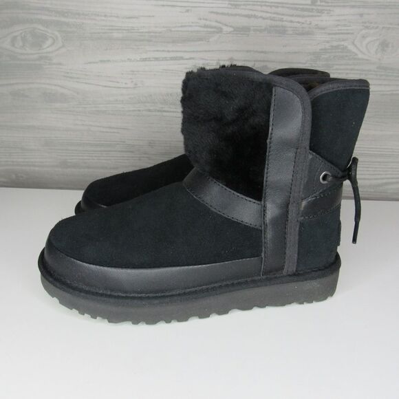 UGG CLASSIC LEOPARD LINED BOW BLACK ANKLE SHEEPSKI - Picture 1 of 6